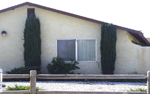 21321 Nisqually Rd in Apple Valley, CA - Foto de edificio - Building Photo
