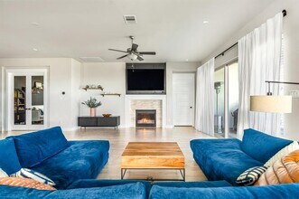 124 Mendocino Ln in Austin, TX - Building Photo - Building Photo