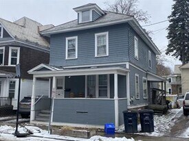 56 Hickok Pl in Burlington, VT - Building Photo