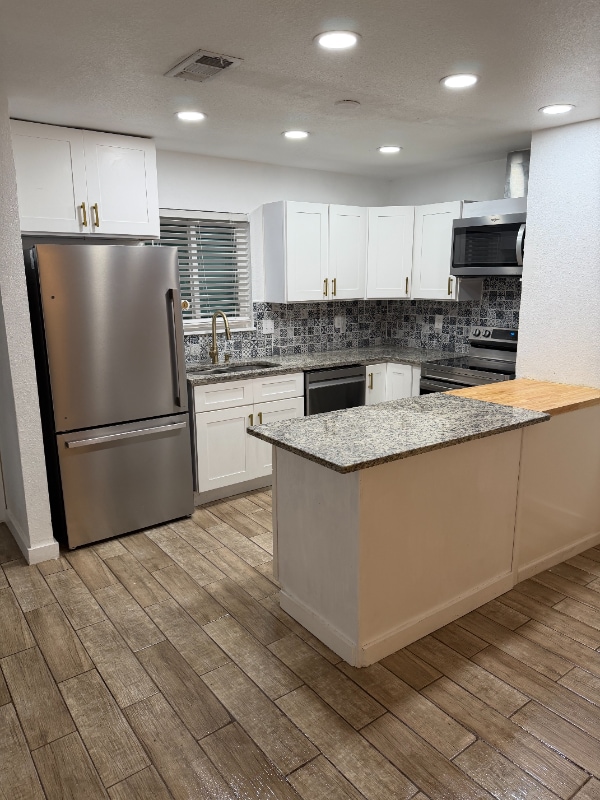 13573 U.S. Hwy 87 W, Unit 116 in La Vernia, TX - Building Photo - Building Photo