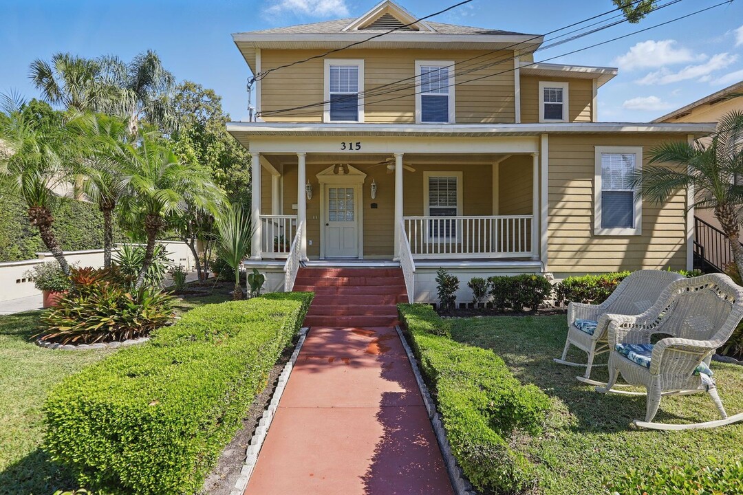 315 Harwood St in Orlando, FL - Foto de edificio
