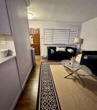 80 Hickory Rd in Port Washington, NY - Foto de edificio - Building Photo