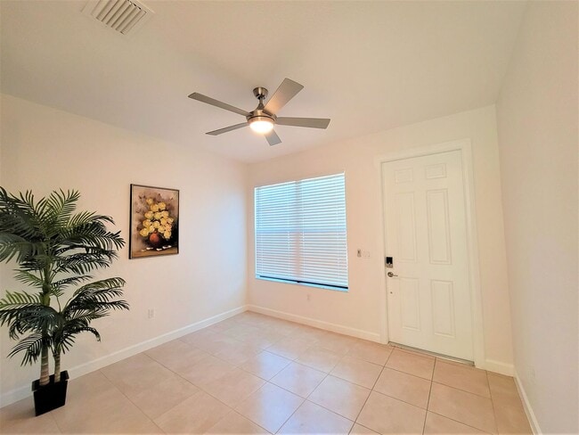 10071 W Villa Cir in Vero Beach, FL - Building Photo - Building Photo