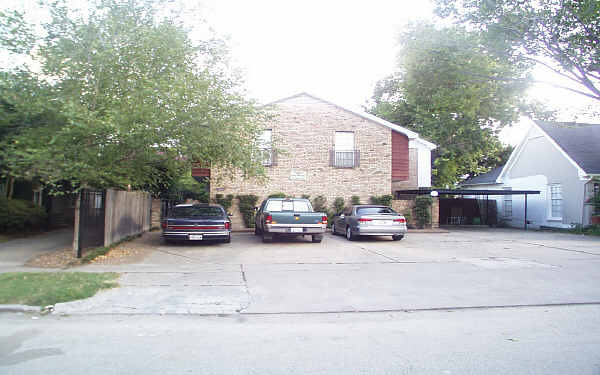 2052 Branard St in Houston, TX - Building Photo - Building Photo