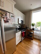 166 Hampshire St, Unit 3B in Cambridge, MA - Building Photo - Building Photo