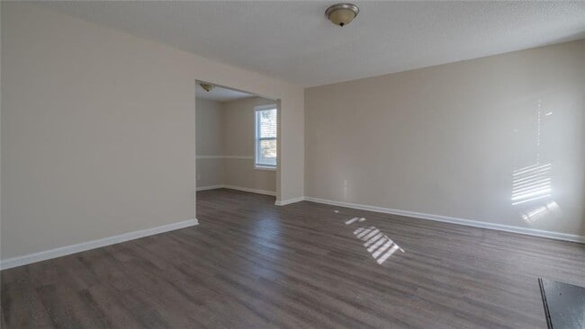 6218 Creekford Ln in Lithonia, GA - Building Photo - Building Photo