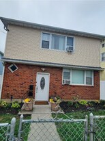 3-25 B 46 St in Queens, NY - Building Photo