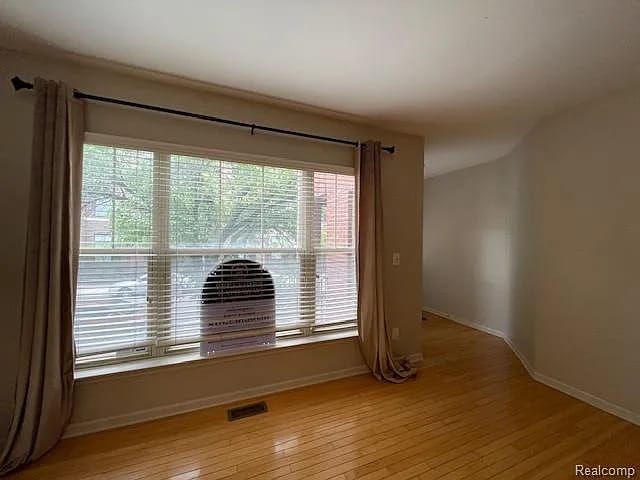 158 Tiffany Ln in Royal Oak, MI - Foto de edificio - Building Photo