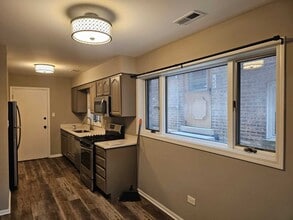 1806 Oak Park Ave in Berwyn, IL - Building Photo - Building Photo