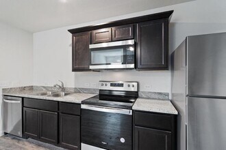 1153 Magnolia St in Seguin, TX - Building Photo - Building Photo