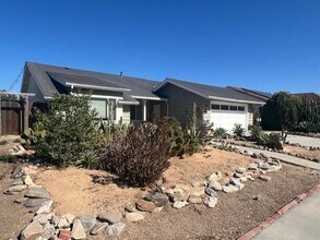 246 Luiseno Ave in Oceanside, CA - Building Photo - Building Photo