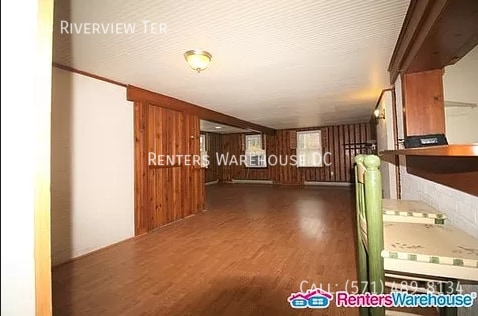 property at 1004 Riverview Terrace