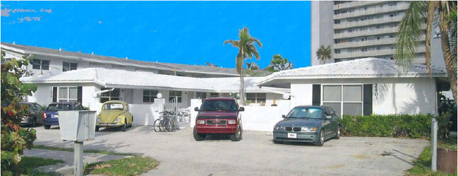 2503 N Ocean Blvd in Pompano Beach, FL - Building Photo - Building Photo