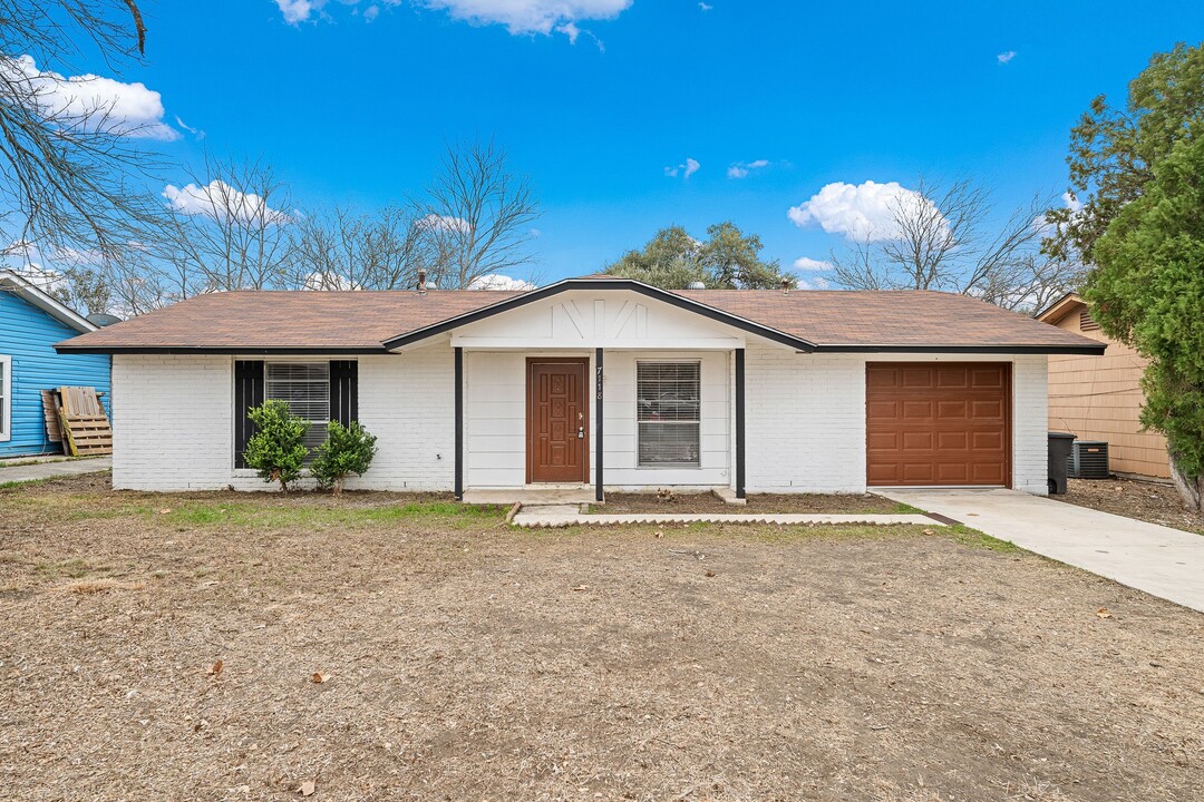 7118 Glen Point Dr in San Antonio, TX - Building Photo