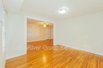 2125 E 70th St in Kansas City, MO - Building Photo - Building Photo