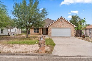 14 E St in Mission, TX - Building Photo