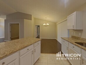 5044 Pine Needle Dr in Mascotte, FL - Building Photo - Building Photo