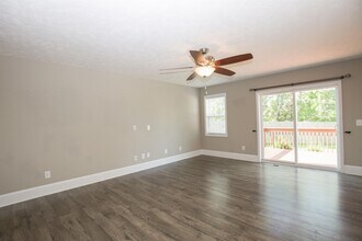 111 Lightwater Dr in Aberdeen, NC - Building Photo - Building Photo