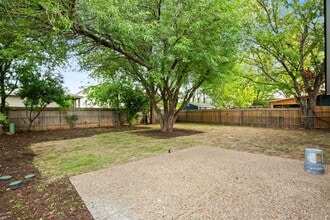 7520 Uray Dr in Austin, TX - Building Photo - Building Photo