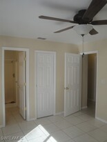 1727 SE 15th Pl in Cape Coral, FL - Building Photo - Building Photo