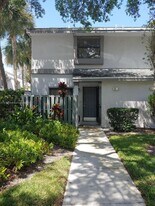 3313 Carambola Cir S