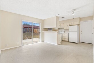 4718 Casa Oro St in San Antonio, TX - Building Photo - Building Photo