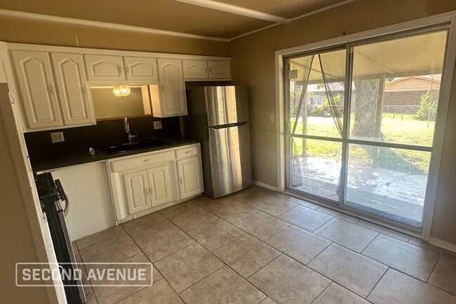 10913 N McKinley Ave in Oklahoma City, OK - Foto de edificio - Building Photo