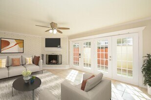 13282 Trail Hollow Dr in Houston, TX - Building Photo