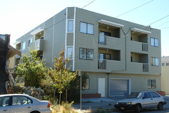 4020 Opal St in Oakland, CA - Foto de edificio - Building Photo