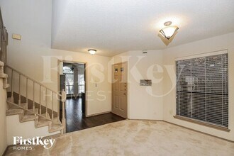 1396 Chinaberry Dr in Lewisville, TX - Foto de edificio - Building Photo