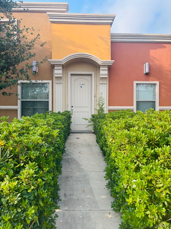 3044 Regal Dr, Unit B