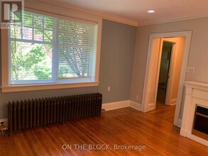 58-58 Sherwood Ave in Toronto, ON - Building Photo - Building Photo