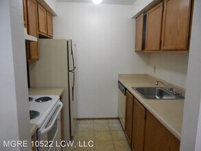 10522 Lake City Way NE in Seattle, WA - Building Photo - Building Photo