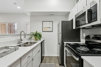 Hidden Ridge Apartments in Irving, TX - Building Photo - Building Photo