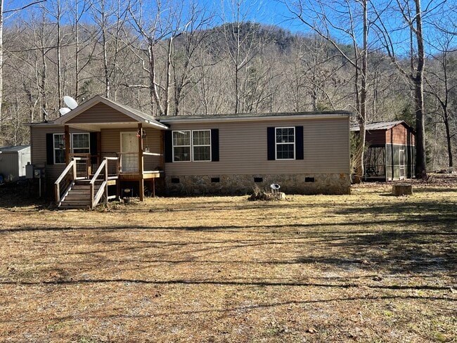 2634 Cedar Creek Rd in Lake Lure, NC - Building Photo - Building Photo