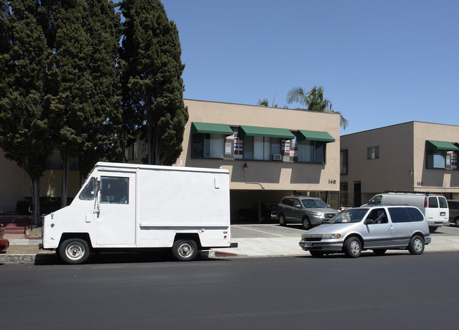 140 S Oxford Ave in Los Angeles, CA - Building Photo - Building Photo