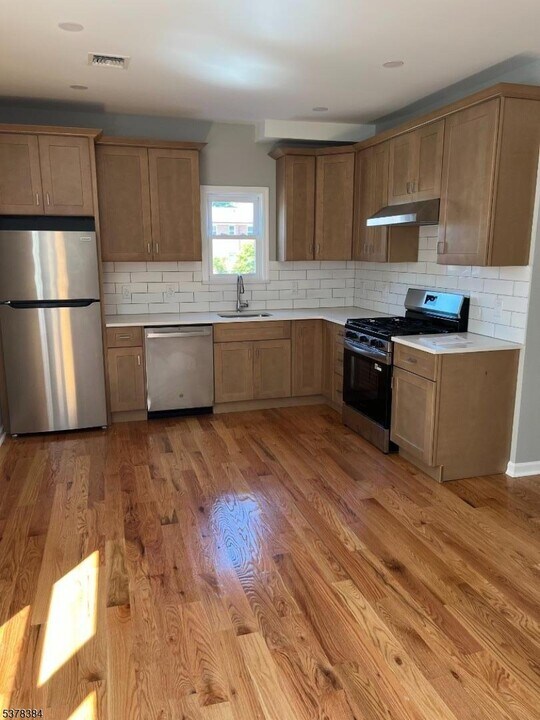 433 Rosehill Pl in Elizabeth, NJ - Building Photo