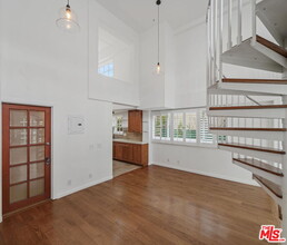 25 Arcadia Terrace in Santa Monica, CA - Building Photo - Building Photo