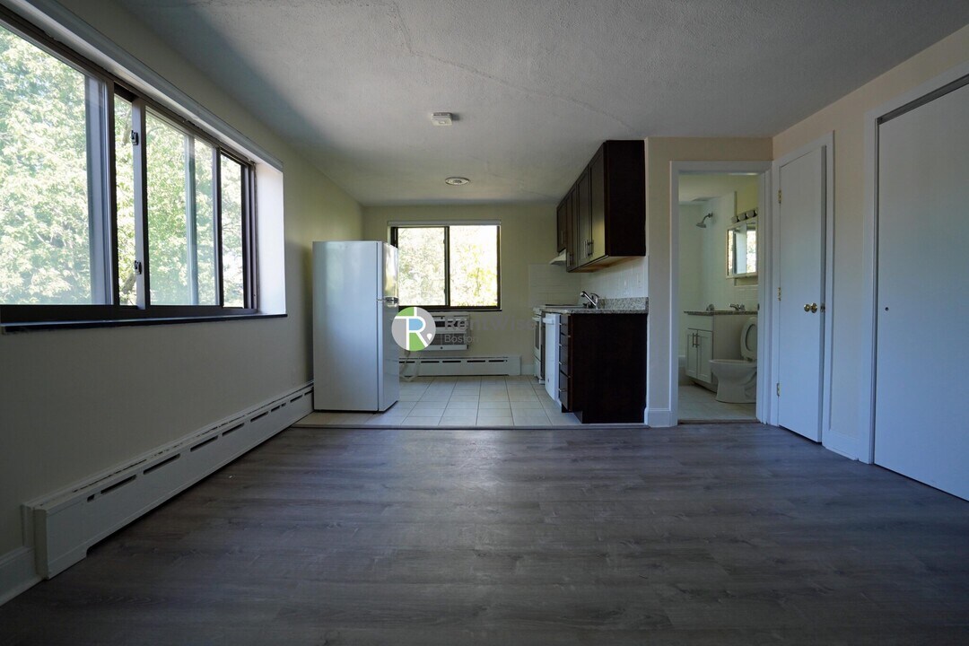 15 Chester St in Cambridge, MA - Building Photo