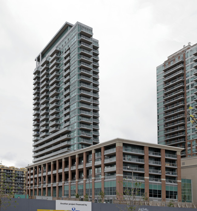 VIBE CONDOS in Toronto, ON - Building Photo - Building Photo