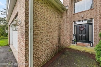 32 Pine Tree Dr in Covington Township, PA - Building Photo - Building Photo