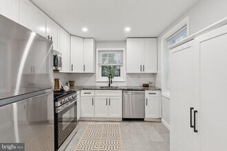 3804 Fairmount Ave in Philadelphia, PA - Building Photo - Building Photo
