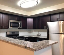 Woodbourne Apartments in Levittown, PA - Building Photo - Building Photo