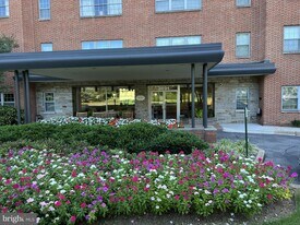 Carrollton Condominiums in Baltimore, MD - Building Photo