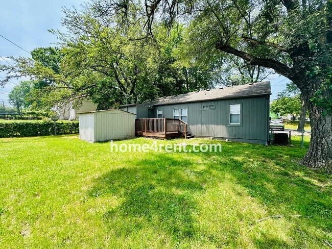 1205 N 39th St in Kansas City, KS - Building Photo - Building Photo