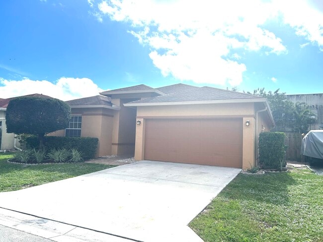 2017 Prairie Key Rd in Palm Springs, FL - Building Photo - Building Photo