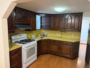 95-05 165th Ave in Queens, NY - Building Photo - Building Photo