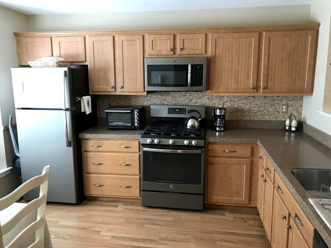101 Lexington Ct in Holmdel, NJ - Building Photo - Building Photo