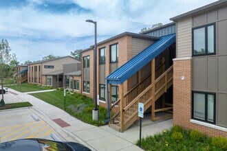 Zion Woods in Deerfield, IL - Building Photo - Building Photo