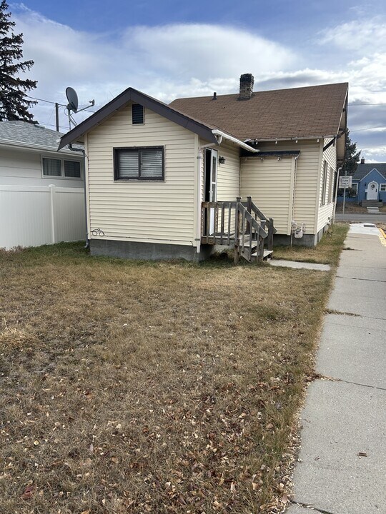 7 N Atlantic St in Dillon, MT - Building Photo